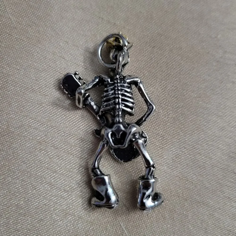N/A skeleton playing
